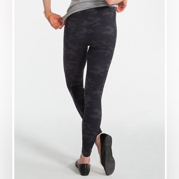 SPANX Look At Me Now Camo Leggings - Picture 3 of 11